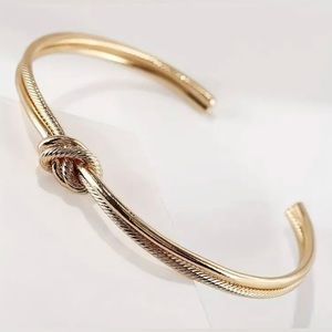 BRAND NEW 18K Gold Plated Adjustable Bangle Bracelet